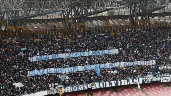 Napoli, tifosi azzurri al Meazza. Salvini dà il via libera