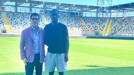 Frosinone, chiuso per l'arrivo del centravanti classe 2006 Arnaud Mboumbou