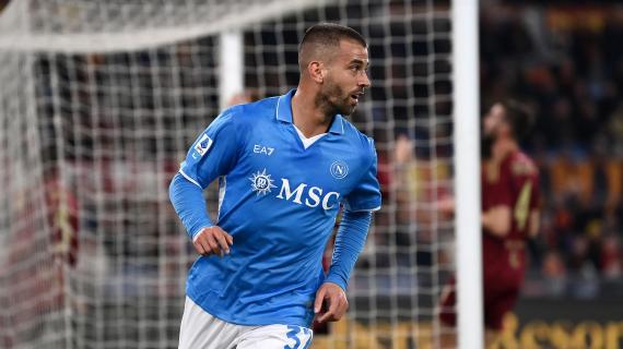 Il Napoli chiude il primo tempo in vantaggio a Roma: decide (per ora) l'ex Spinazzola