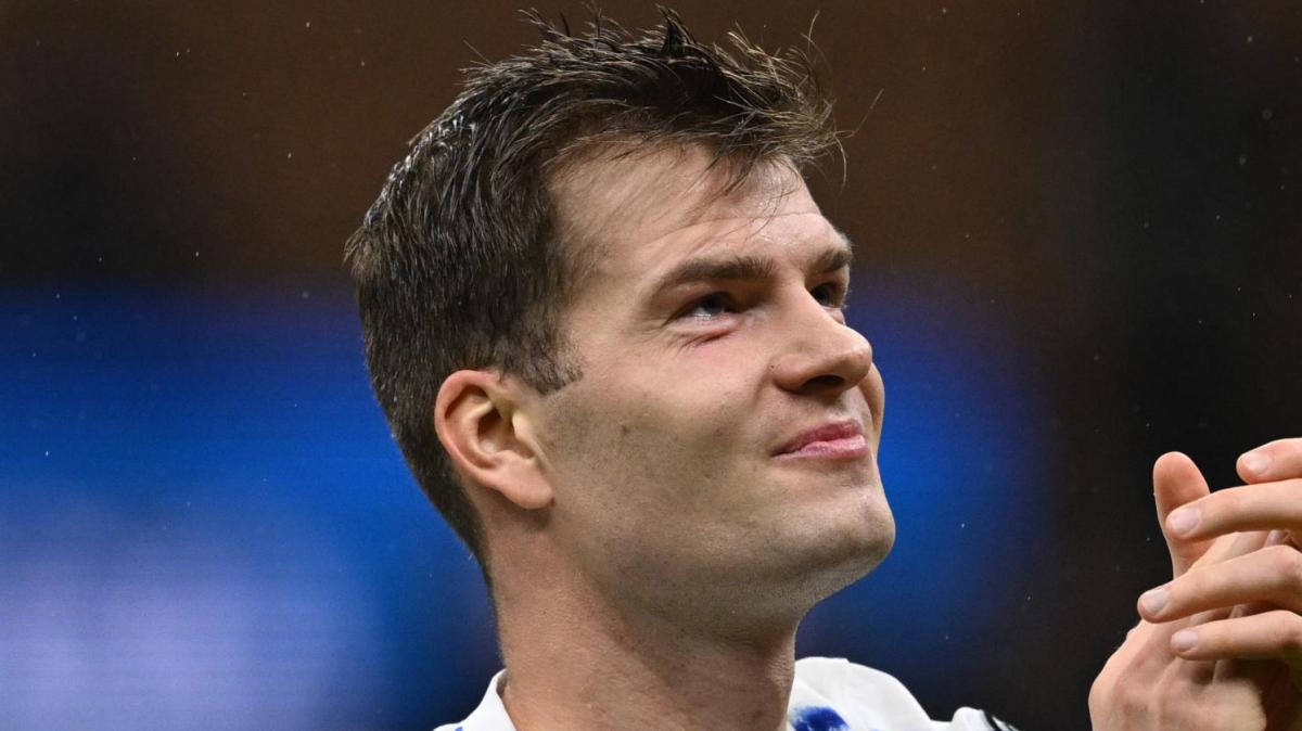 Pizzica Sorloth nelle zone intime, il giocatore del Getafe: "Giuro sulla mia famiglia, non volevo"