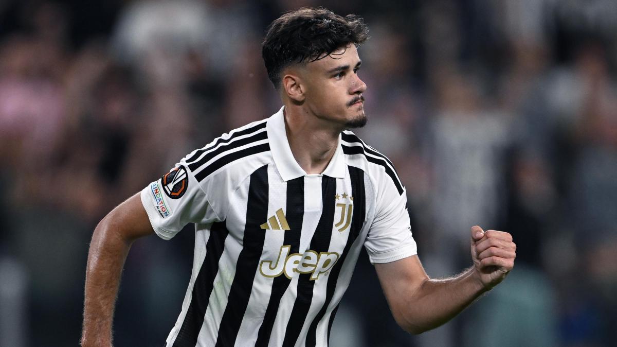 Serata da sogno per Alajbegovic: è il secondo 18enne a segnare in Europa con la Juventus