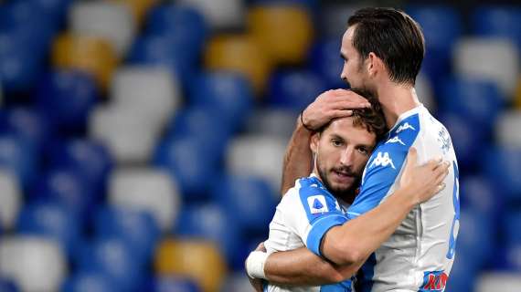 TOP NEWS Ore 24 - Serie A, è bagarre in vetta. Napoli sontuoso: è 4-0 alla Roma al San Paolo