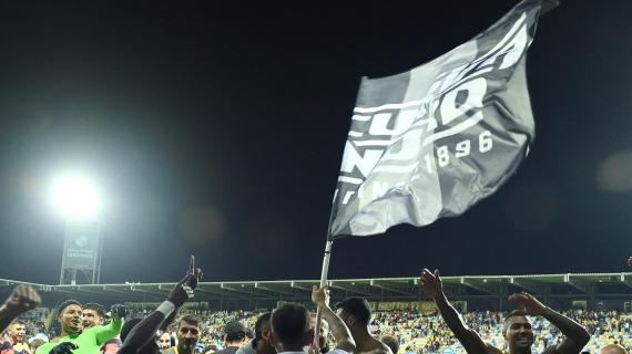 1 agosto 1955, la Lega Calcio retrocede l'Udinese d'ufficio. Dopo un secondo posto