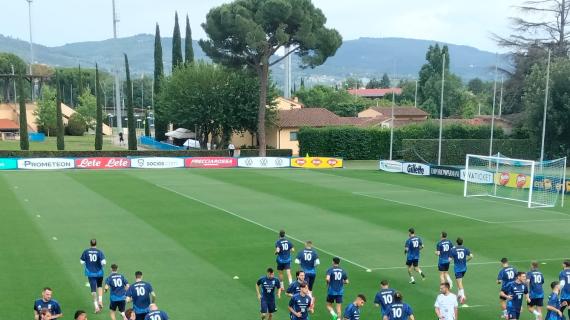 Italia, iniziato l'allenamento a Coverciano: non sono in campo Scamacca e Barella