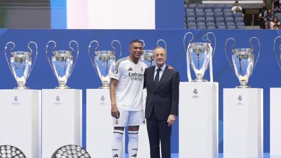 Mbappè si presenta al Real Madrid. Le immagini al Bernabeu davanti a 85mila tifosi