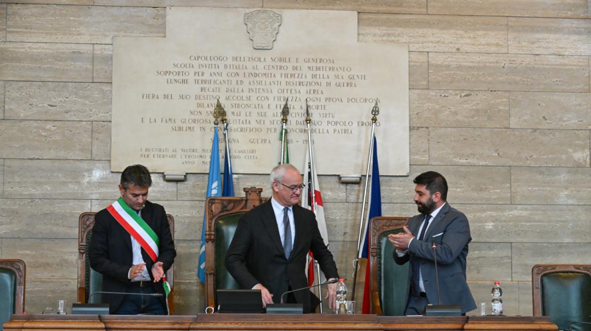 A Claudio Ranieri la cittadinanza onoraria di Cagliari: "C'è un legame speciale"