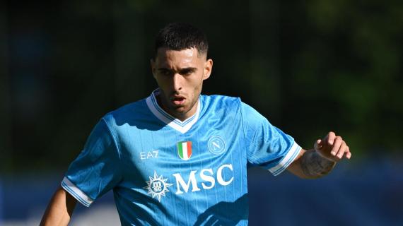 Carrarese, De Simone su Hasa: "Sarà uno dei due trequartisti. Ma può fare altri ruoli"