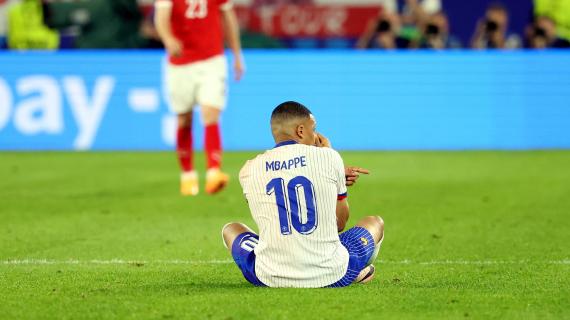 Francia, naso bendato e allenamento a parte per Mbappé