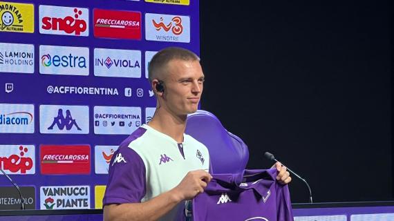 Fiorentina, Gudmundsson pronto all'esordio: contro la Lazio dovrebbe entrare a gara in corso