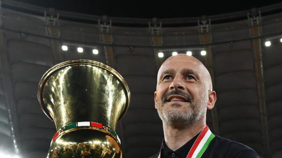 Fiorentina-Bologna, il Franchi applaude Italiano. E Palladino si complimenta per la coppa
