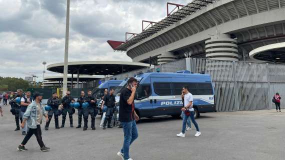 TMW - Milan-Dinamo Zagabria, polizia in assetto anti sommossa in attesa dei tifosi croati