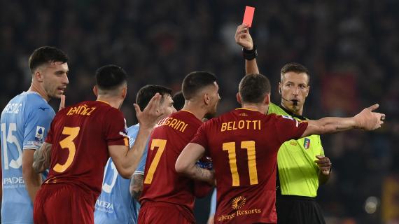 Lazio-Roma, si scatena il parapiglia prima dell'intervallo: espulsi due membri dello staff
