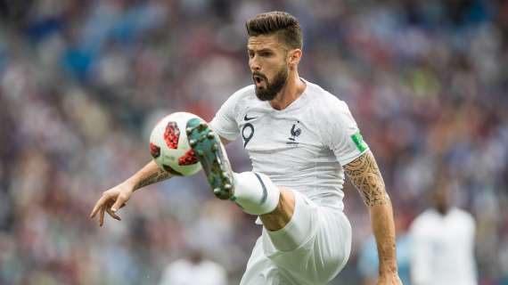 Giroud ha tante richieste ma il Milan è la priorità. Offerta del Chelsea da 4,2 milioni