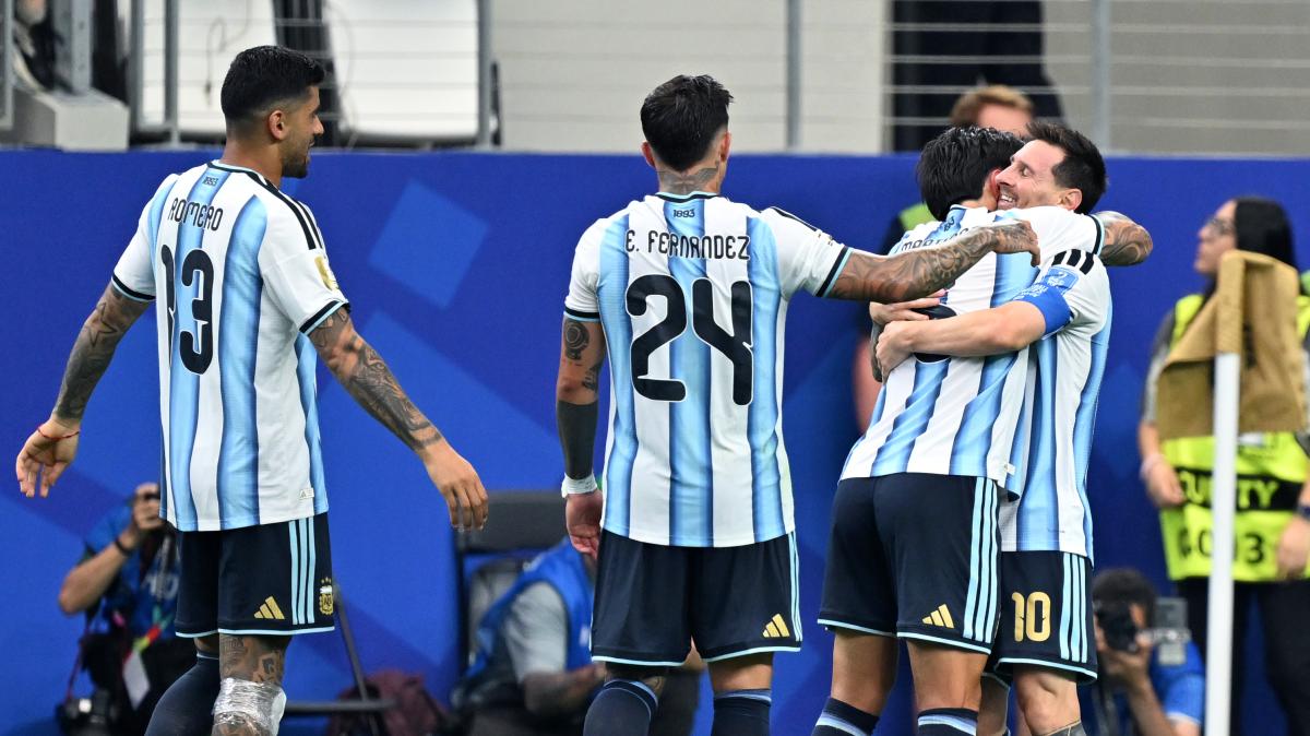 Paredes: "Messi spettacolare". Gli fa eco Martinez: "Imparagonabile, è sopra a tutti"