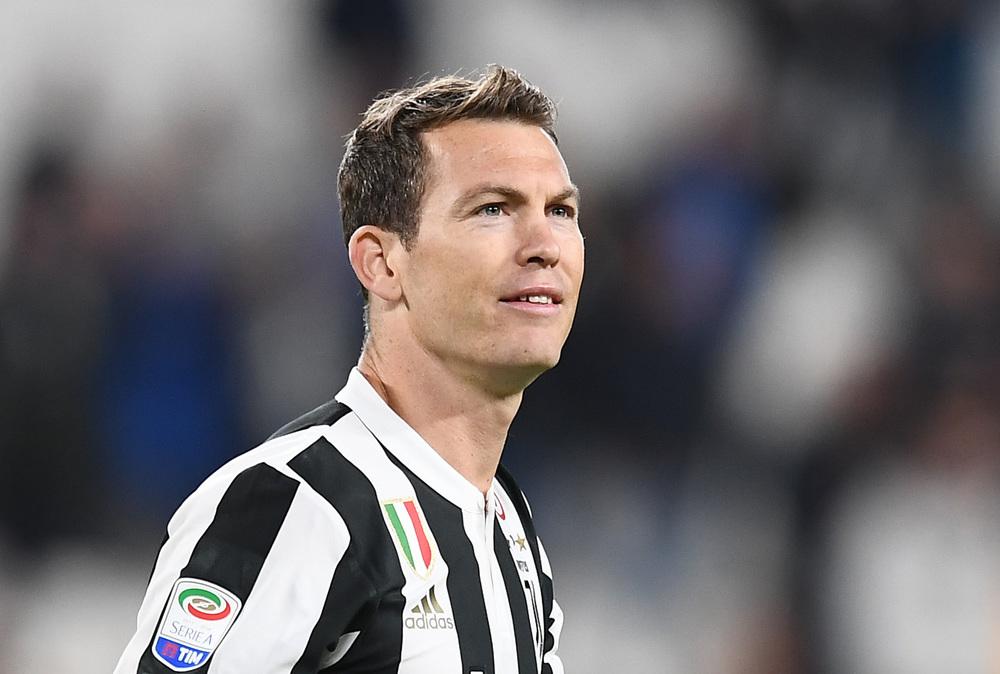 Lichtsteiner capo del Basilea, il ds: "Non ha esperienza tra i professionisti, ma fiducia totale"