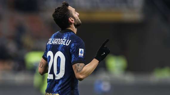 Inter, Calhanoglu sugli spalti: "Temevo che sarei rimasto squalificato per sempre..."
