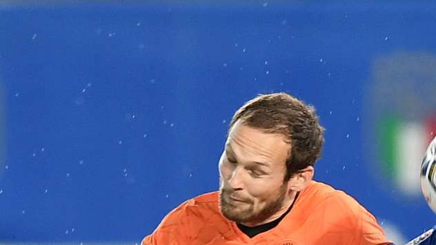 Blind attacca duramente Schroeder e Huntelaar per il loro ruolo nel suo addio all'Ajax