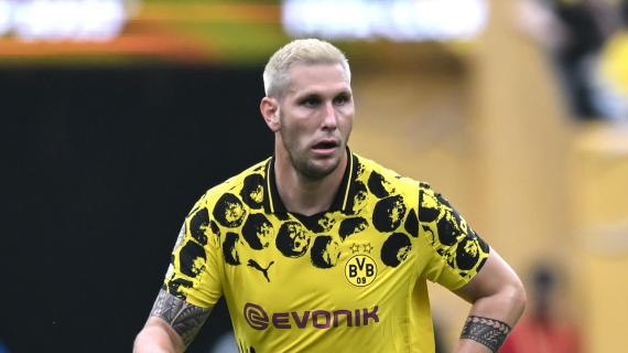 Borussia Dortmund, strappo al polpaccio per Sule. Rischia uno stop di 12 settimane
