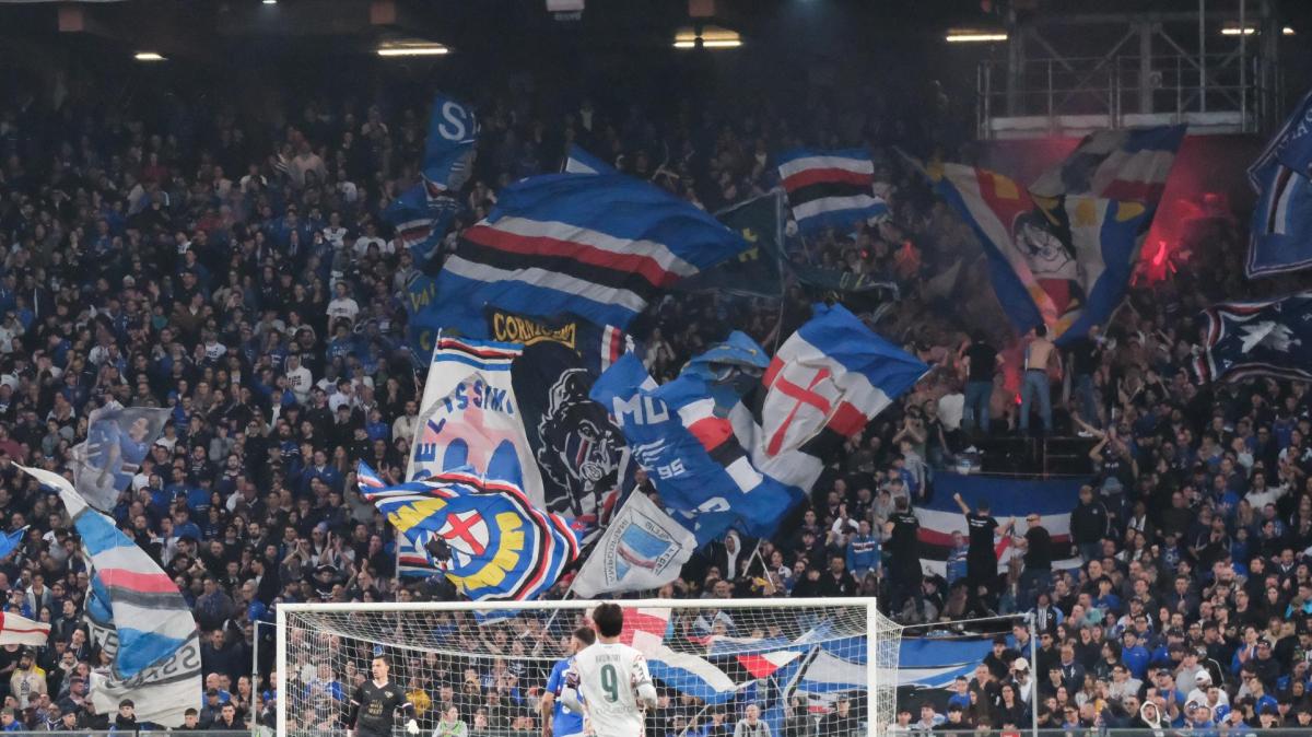 "Il nostro progetto: liberarla da voi": protesta dei tifosi della Samp sotto la sede a Bogliasco