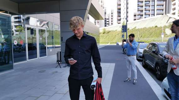 Milan, ufficializzato con un comunicato l'acquisto del giovane attaccante svedese Bjorklund