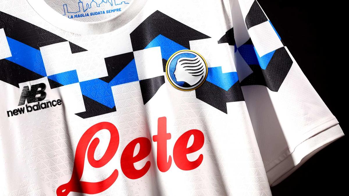 Atalanta, presentata la seconda maglia: un mix tra stile classico e nuova generazione
