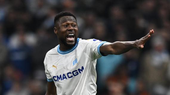 Mbemba ai ferri corti con il Marsiglia: il club lo ha sanzionato, trattenuti 10 giorni di stipendio