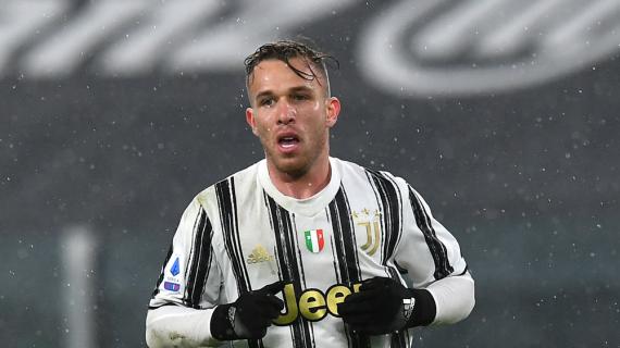 Juventus, Arthur non ci sarà col Napoli: il comunicato sulle sue condizioni dopo l'infortunio