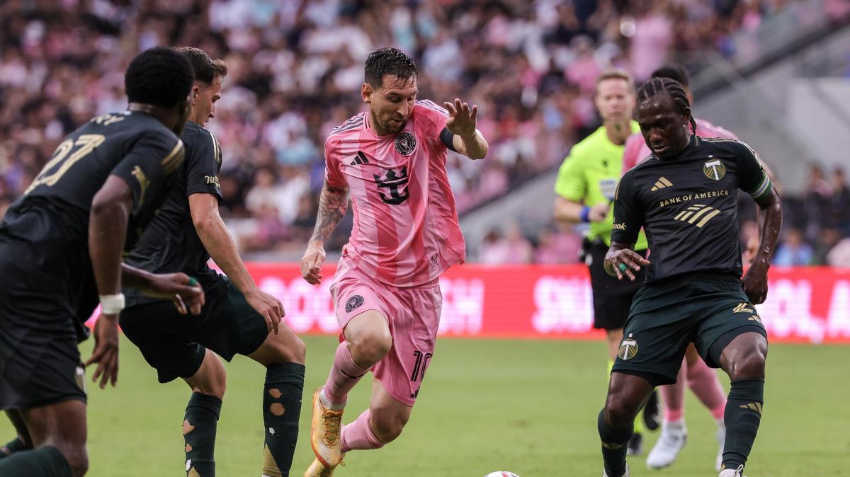 Messi lascia il campo, paura infortunio a tre settimane dal Mondiale