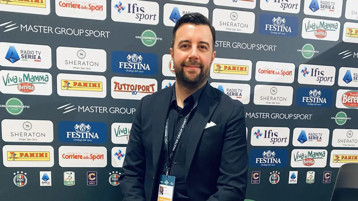 Se bussiamo in sede non c'è nessuno che ci apre: il Milan ha già perso il primo derby anche senza giocare. Svecchiamento panchine? Bello, ma la Serie A arriva ultima anche stavolta