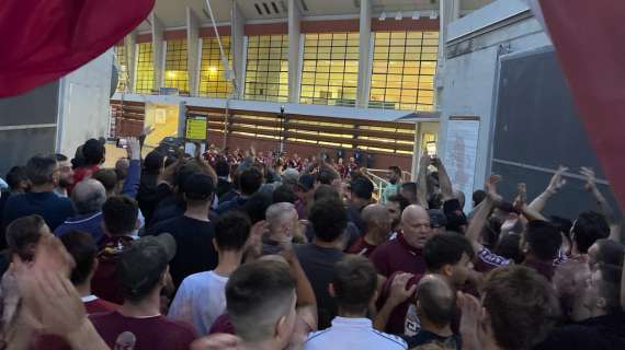 TMW - Tifosi del Torino scatenati in vista della Juve: le immagini col saluto alla squadra