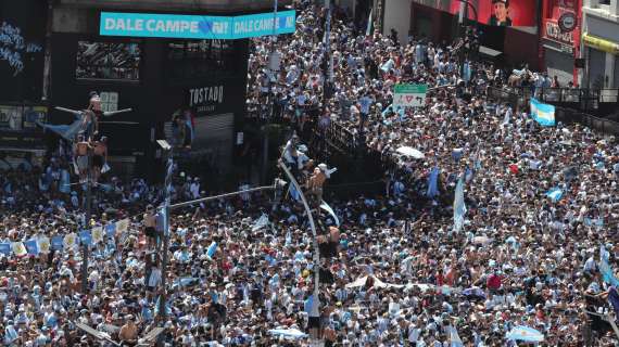 Festa e caos a Buenos Aires, il presidente Federcalcio argentina si scusa con i tifosi