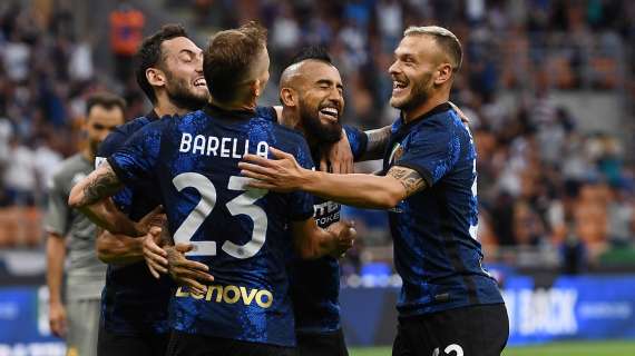Skriniar, Calhanoglu, Vidal e Dzeko: l'Inter riparte col botto. 4-0 al Genoa a San Siro