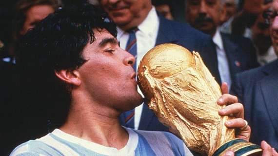 Addio Maradona, il Benevento: "Niente potrà cancellare le pagine di storia del calcio scritte"