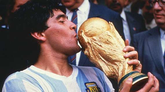 22 giugno 1986, tutto Maradona in un pomeriggio: la mano de Dios, poi el gol del siglo