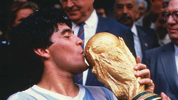 Addio a Maradona, Pfaff: "scambiò la sua maglia con i miei guanti. Mi voleva al Napoli"