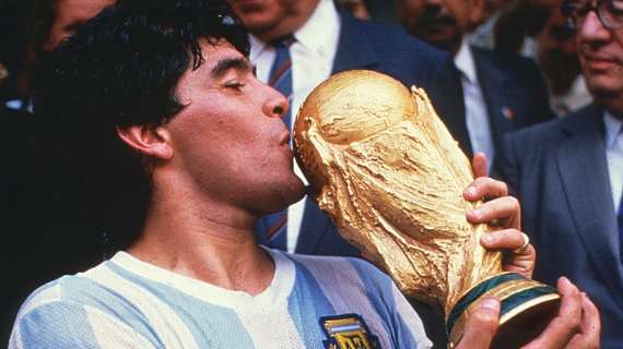 Un anno senza Maradona: il tributo del Boca Juniors all'indimenticato Diez