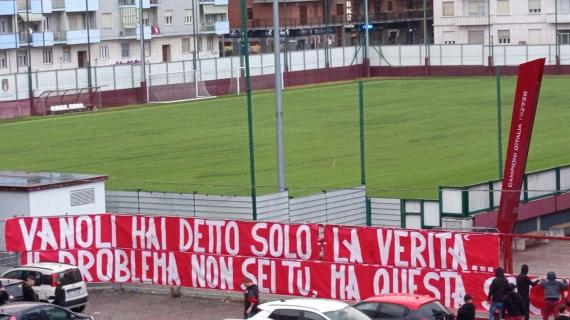 "Vanoli hai detto la verità, il problema è questa società". Nuovo striscione contro Cairo a Torino