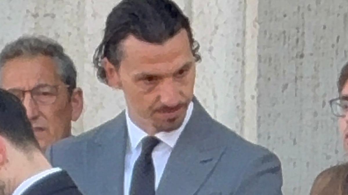 Il silenzio dei giganti: come Ibrahimović vive il lutto lontano dai social