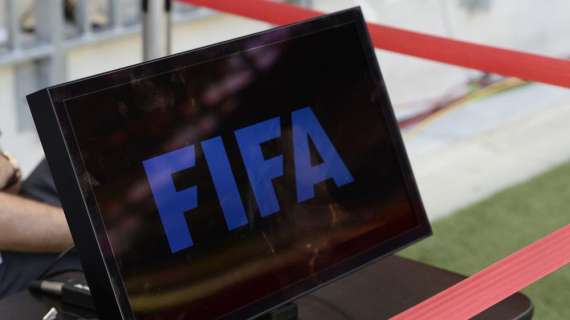 La FIFA: "Proporremo i 5 cambi all'IFAB. Ci preoccupa la frequenza delle partite al rientro"