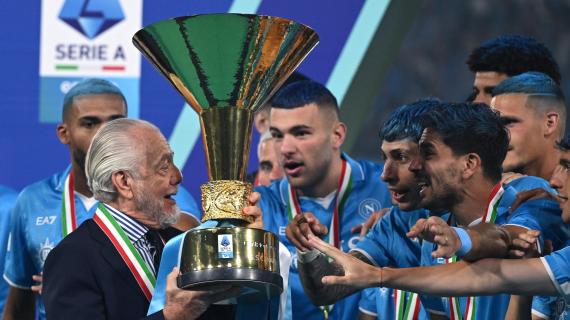 La gioia, la festa azzurra. Corriere della Sera: "Lo Scudetto torna a Napoli"