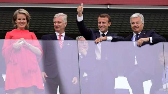 Macron sfida ragazzino a FIFA: "Batto il tuo Liverpool col Marsiglia"