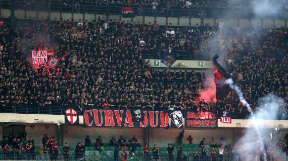 Il popolo rossonero sostiene il Milan: accoglienza impressionante a San Siro