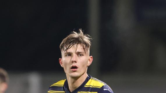 Brescia avanti 1-0 a Parma dopo 45': Jallow gol, Benedyczak sbaglia dal dischetto