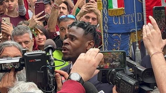 "Campioni d'Italia": Superga, Zapata legge i nomi del Grande Torino fra la folla