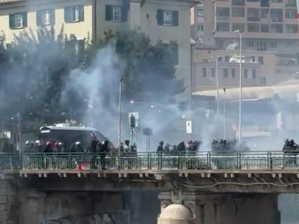 Scontri tra tifosi di Genoa e Samp a poche ore dall'inizio del derby di Coppa Italia