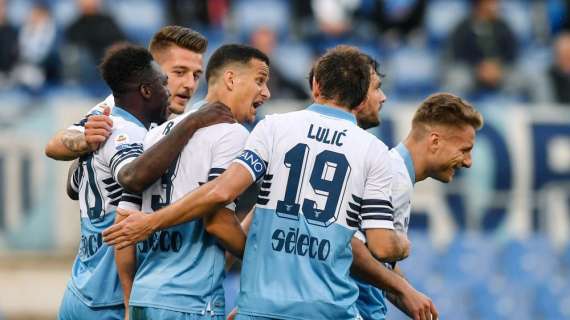 La Lazio è viva e batte due colpi: 2-0 all'Udinese. Ora il Milan è a tre punti