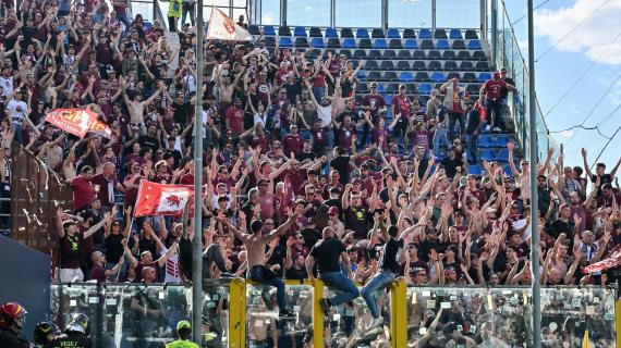 Torino, finale amaro: i tifosi lasciano in anticipo il Gewiss Stadium. Juric e Cairo contestati