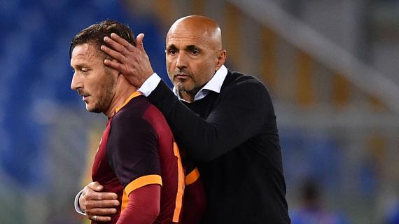 Totti: "L'Italia ha un grande allenatore, spero faccia bene. De Rossi? Bravo a cambiare rotta"