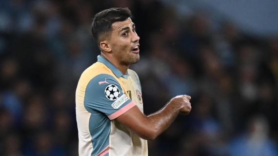 Rodri è arrivato a Parigi: è lui il grande favorito per la vittoria del Pallone d'Oro