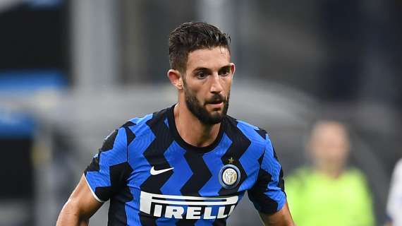 L'Inter gioca bene e trova il 2-0 sul Benevento: assist di Young, gran sinistro di Gagliardini